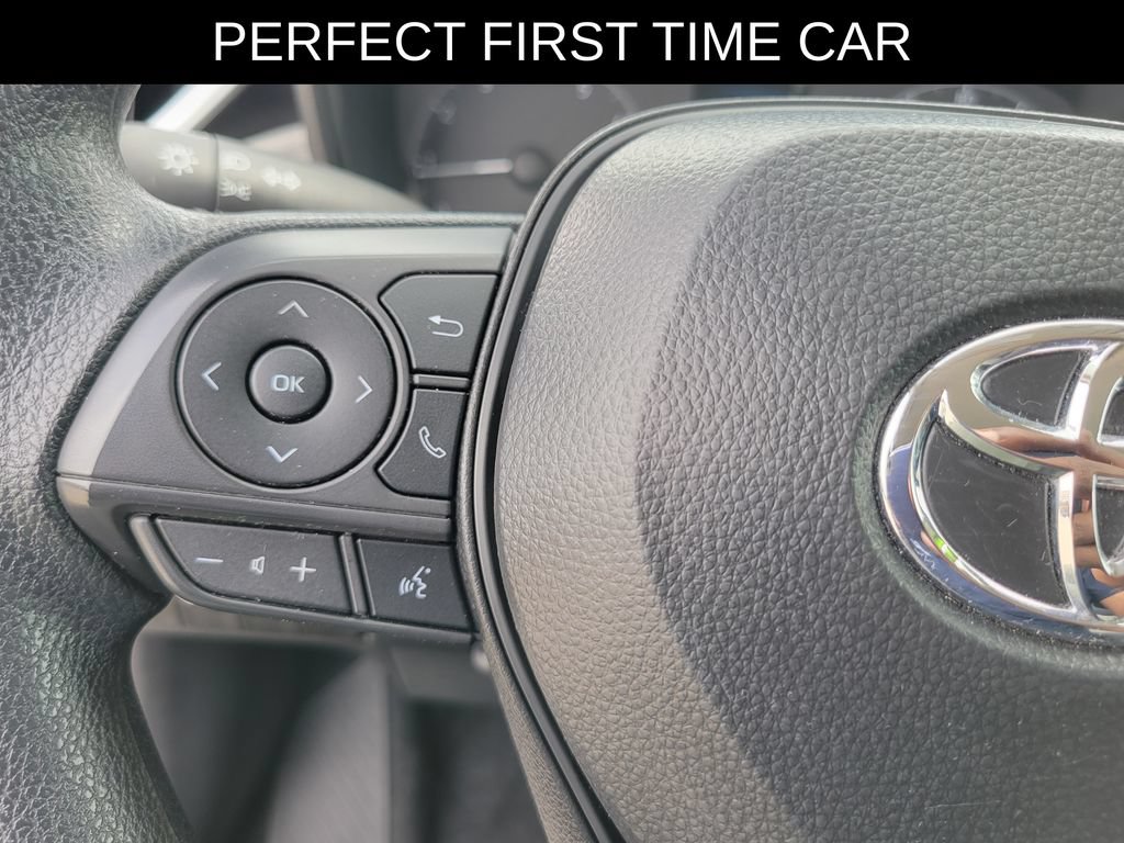 Used 2025 Toyota Corolla LE FWD image 21