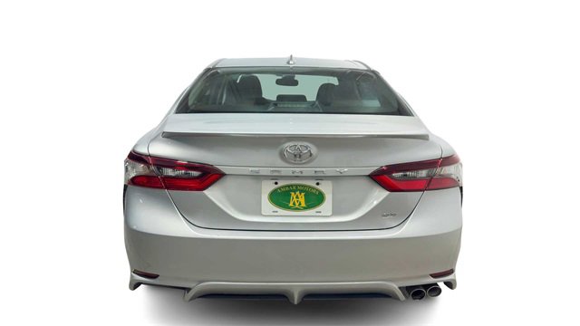Used 2022 Toyota Camry SE image 3