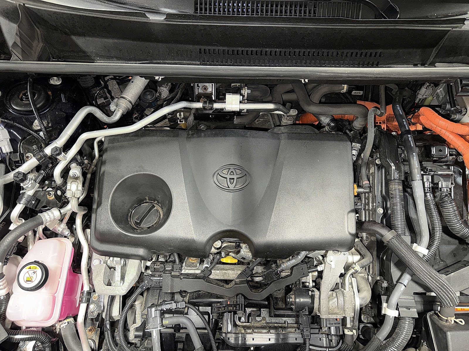 Used 2021 Toyota RAV4 SE w/ Weather & Moonroof Package AWD/4WD image 12