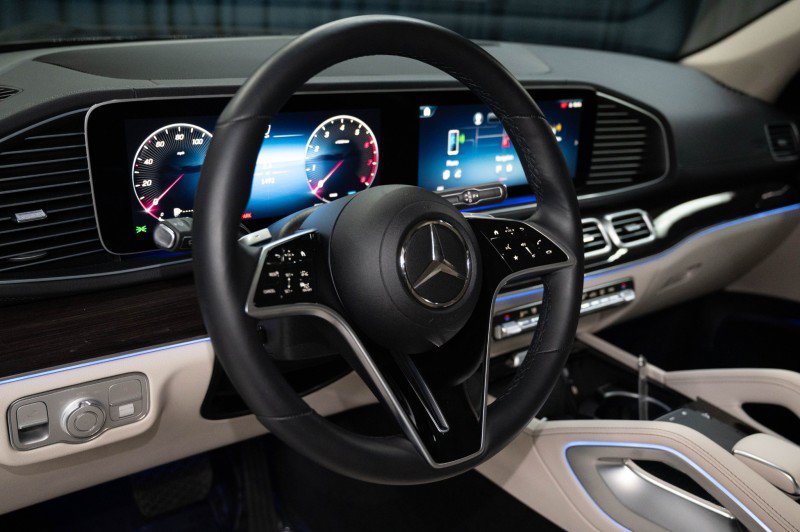 Certified 2026 Mercedes-Benz GLS 450 4MATIC image 16