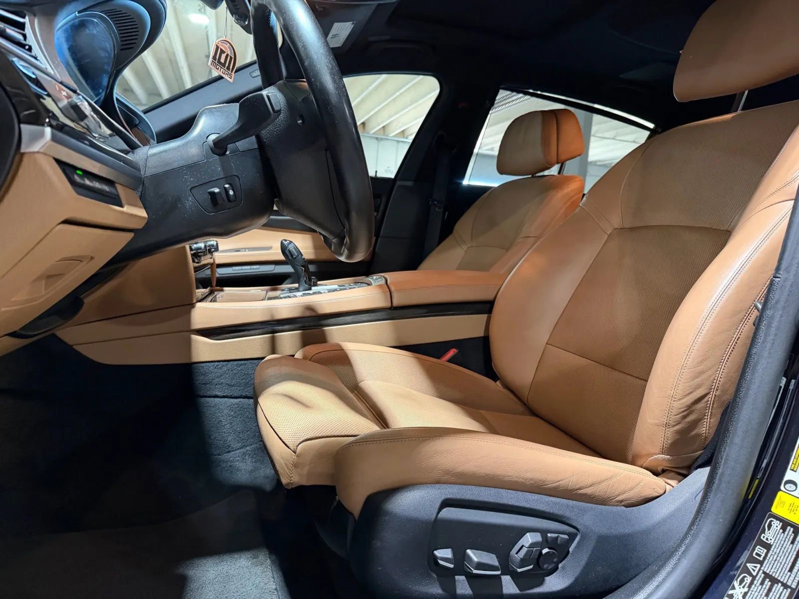 Used 2013 BMW 750Li xDrive AWD/4WD image 8