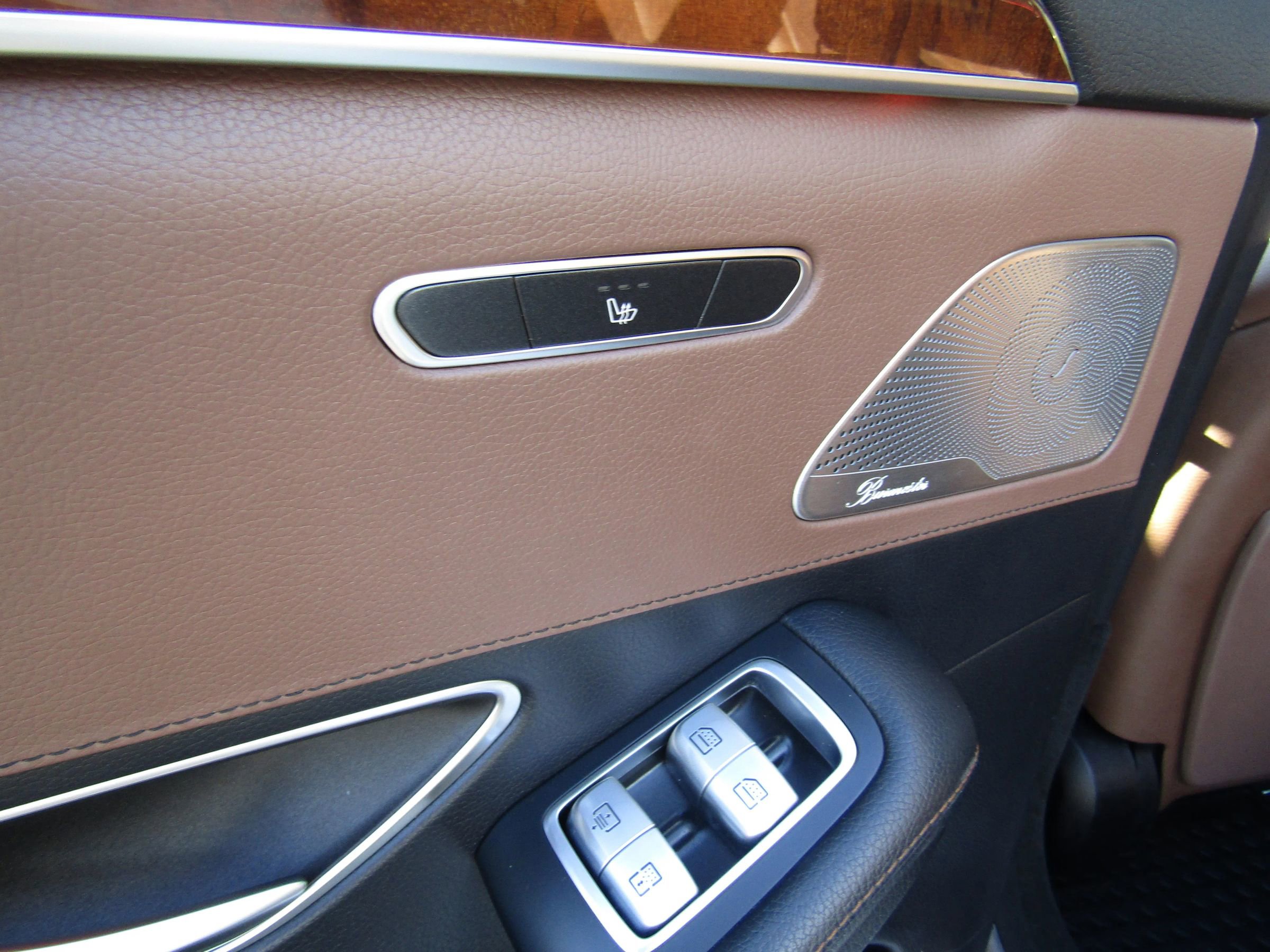 Used 2014 Mercedes-Benz S 550 Sedan w/ Sport Package w/ Sport Package image 19