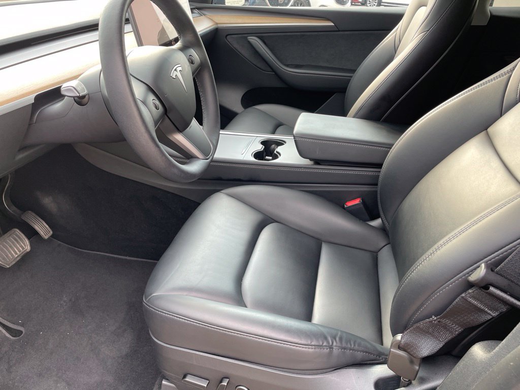 Used 2023 Tesla Model Y Performance AWD/4WD image 9