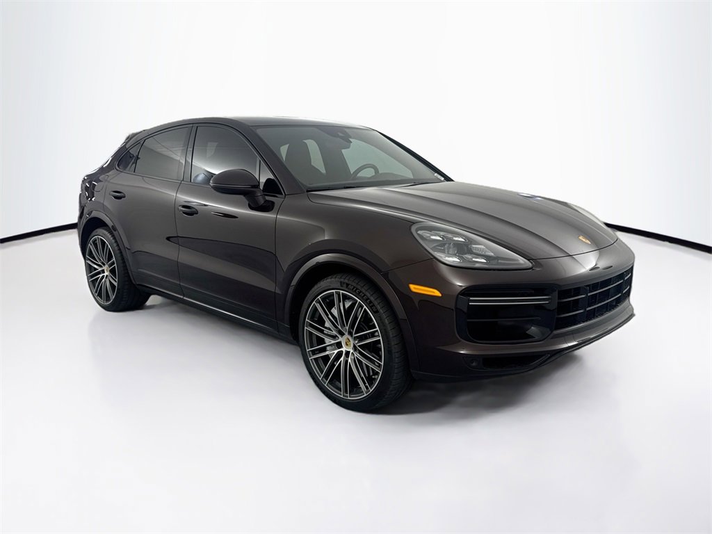Used 2022 Porsche Cayenne Turbo image 3