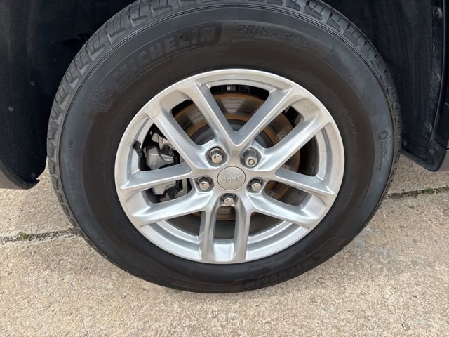 Used 2024 Jeep Grand Cherokee L Laredo image 16