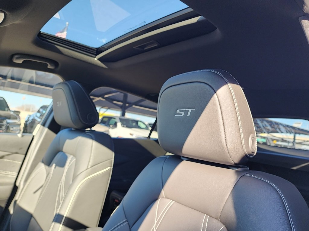 New 2026 Buick Envista Sport Touring w/ Studio Series image 16