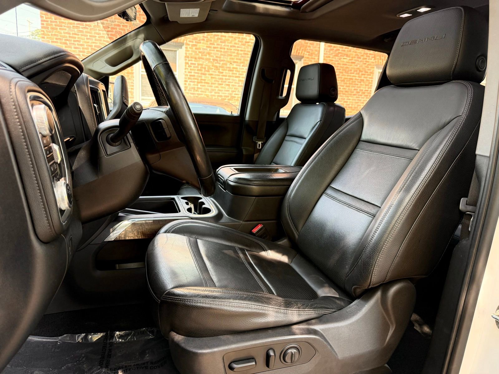 Used 2019 GMC Sierra 1500 Denali w/ Denali Ultimate Package AWD/4WD image 18
