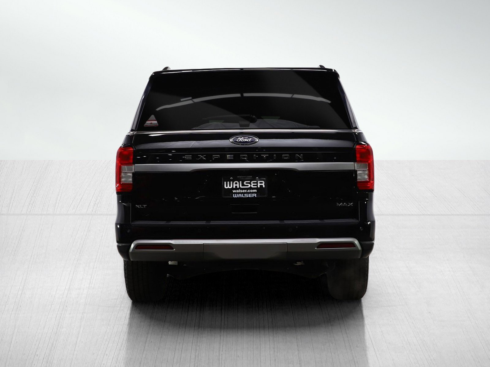 Used 2024 Ford Expedition Max XLT image 4