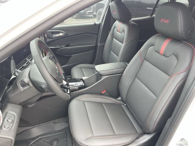 New 2026 Chevrolet Trax RS w/ Sunroof Package FWD image 11