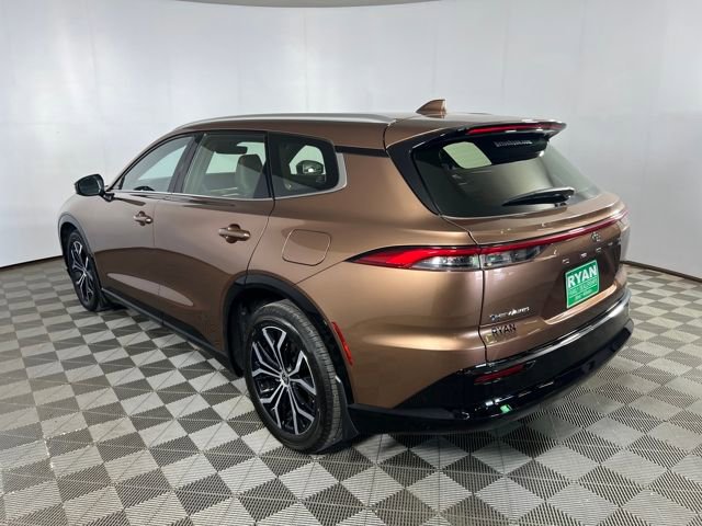 Used 2025 Toyota Crown Signia image 9