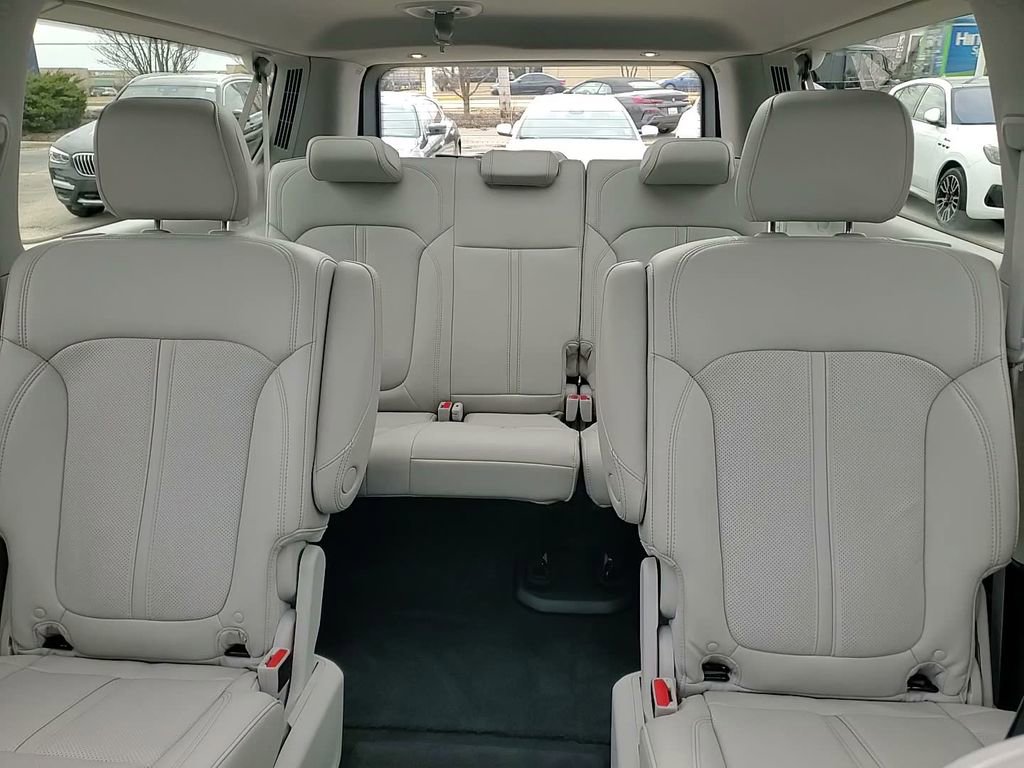 Used 2024 Jeep Wagoneer L Series III w/ Premium Group I image 32