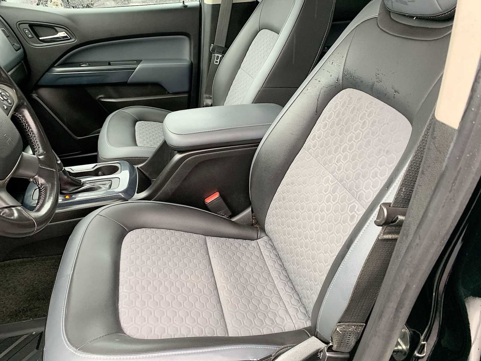 Used 2018 Chevrolet Colorado Z71 w/ LPO, Premium Interior Package image 18