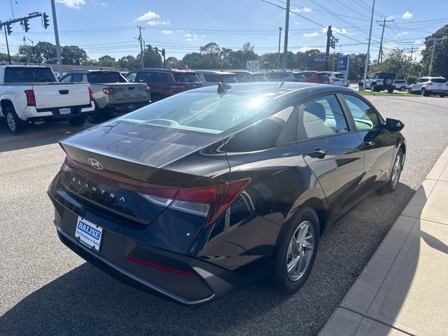 New 2026 Hyundai Elantra SE FWD image 6