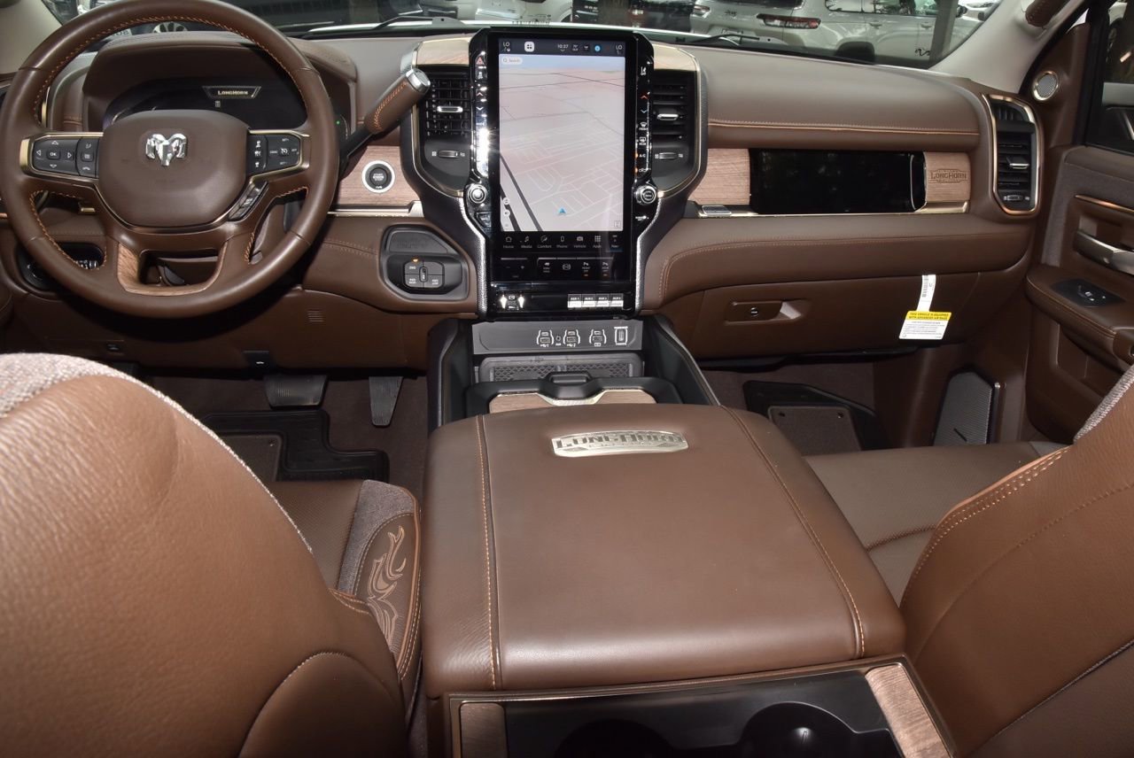 Used 2025 RAM 3500 Longhorn image 16