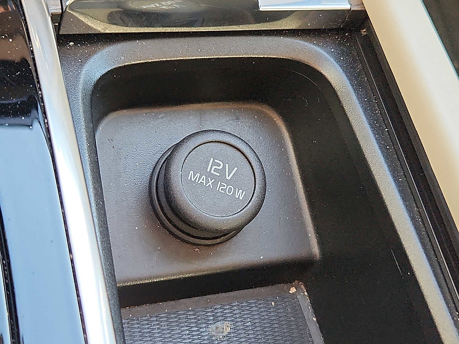 Certified 2023 Volvo XC90 B6 Plus w/ Protection Package Premier image 25