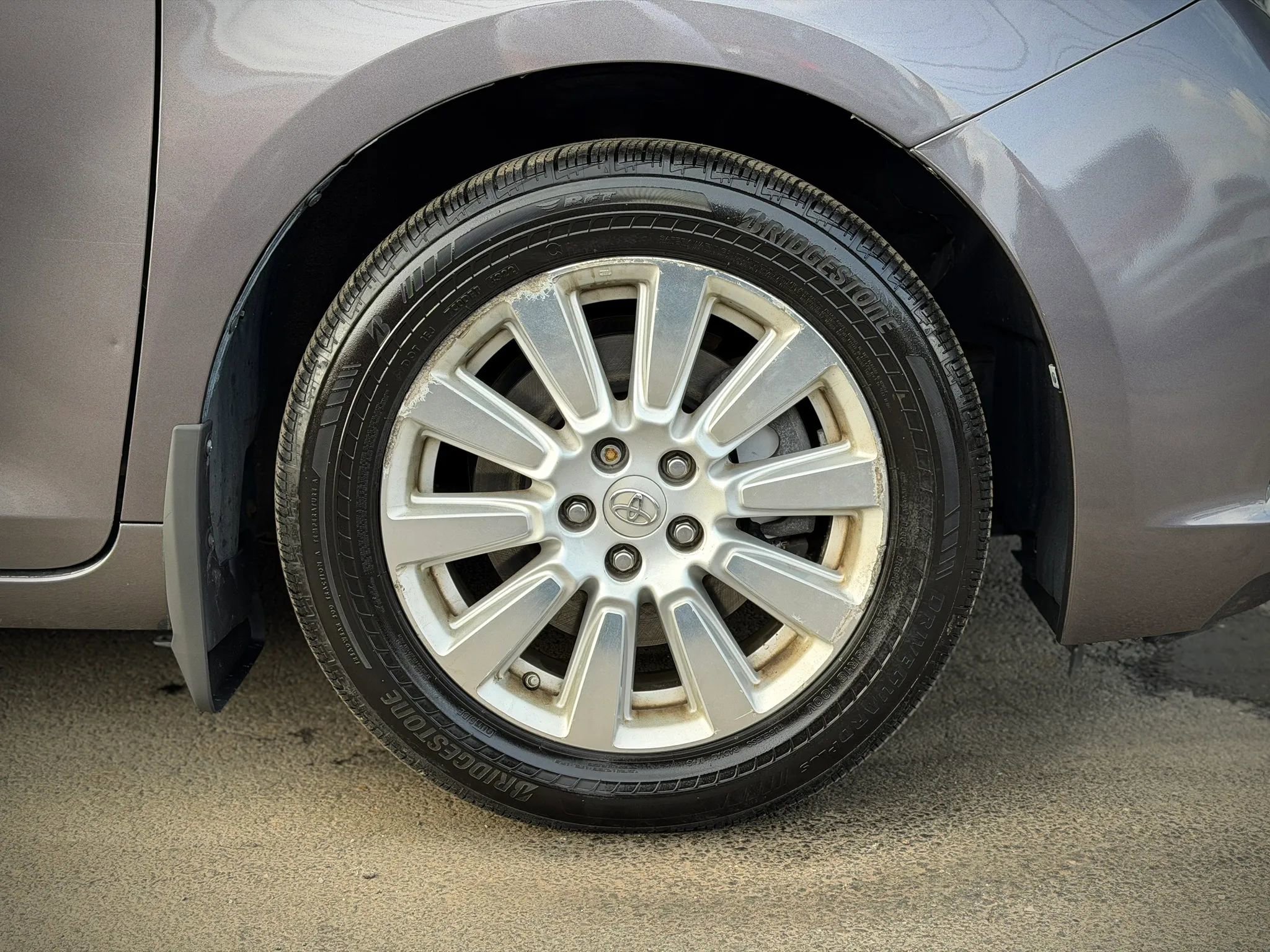 Used 2017 Toyota Sienna Limited image 23