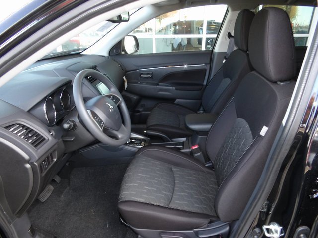 New 2025 Mitsubishi Outlander Sport SE image 13