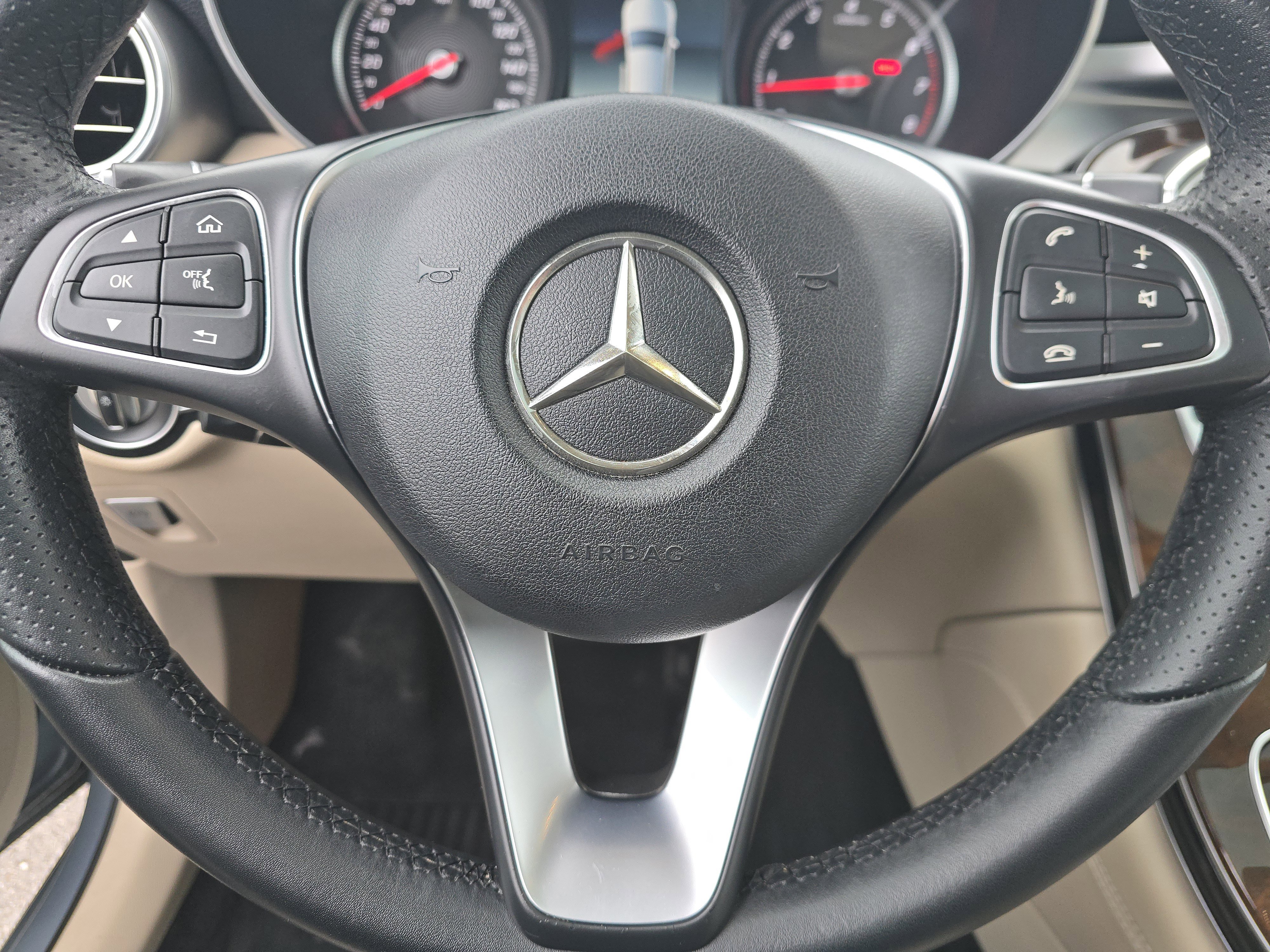 Used 2018 Mercedes-Benz GLC 300 4MATIC image 21