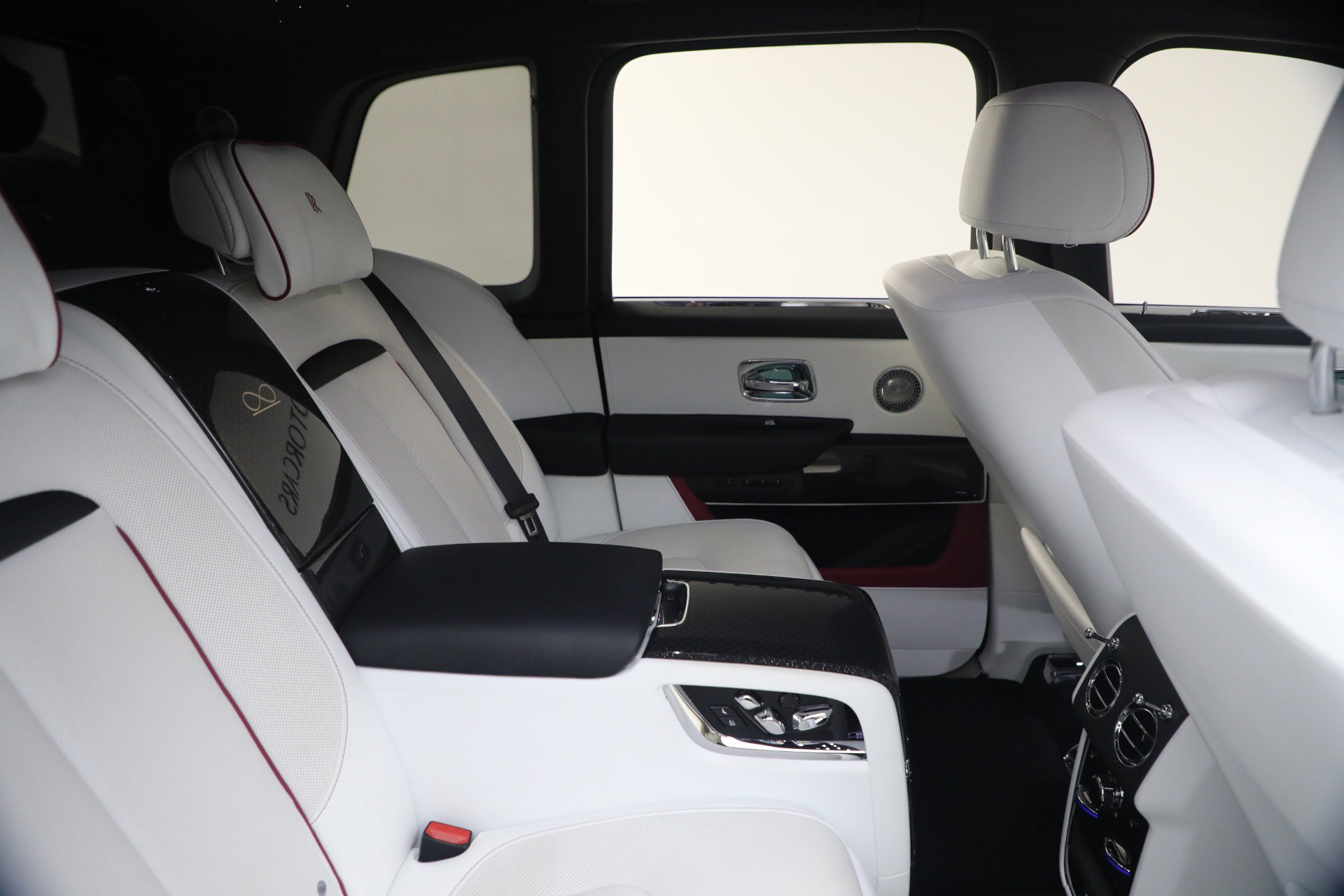 Certified 2025 Rolls-Royce Cullinan Black Badge image 22