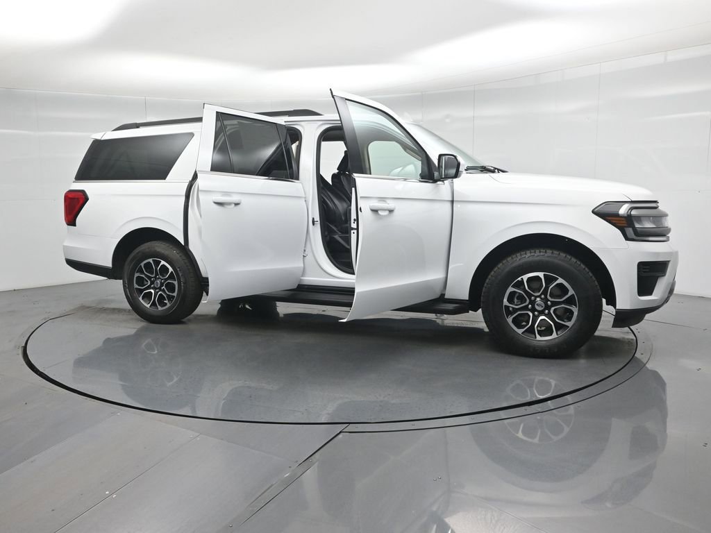 Used 2024 Ford Expedition Max XLT image 35