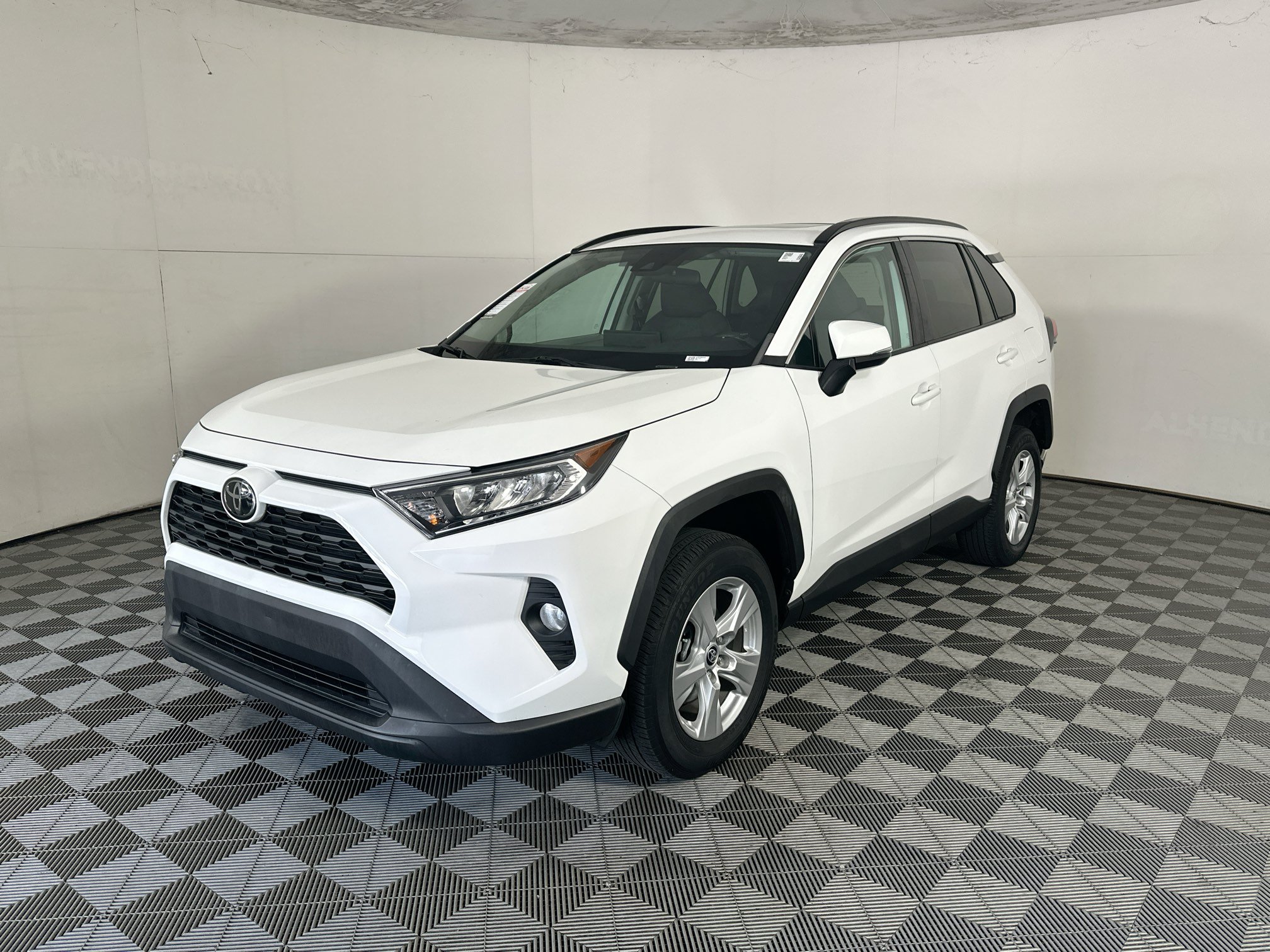 Used 2021 Toyota RAV4 XLE w/ Convenience Package FWD image 7
