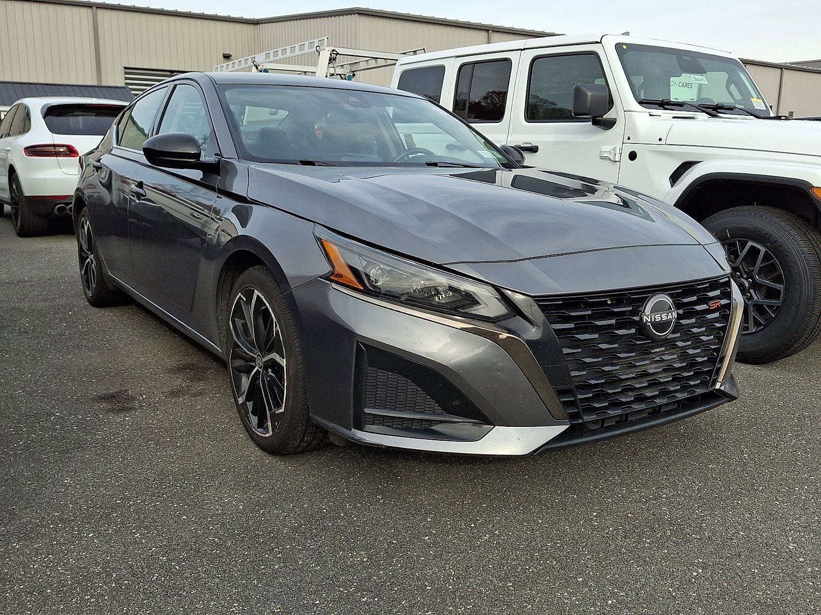 Used 2024 Nissan Altima 2.5 SR image 4