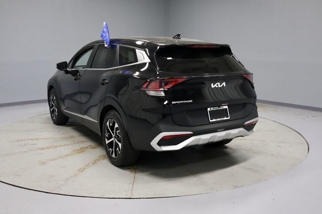 Used 2025 Kia Sportage EX FWD image 10