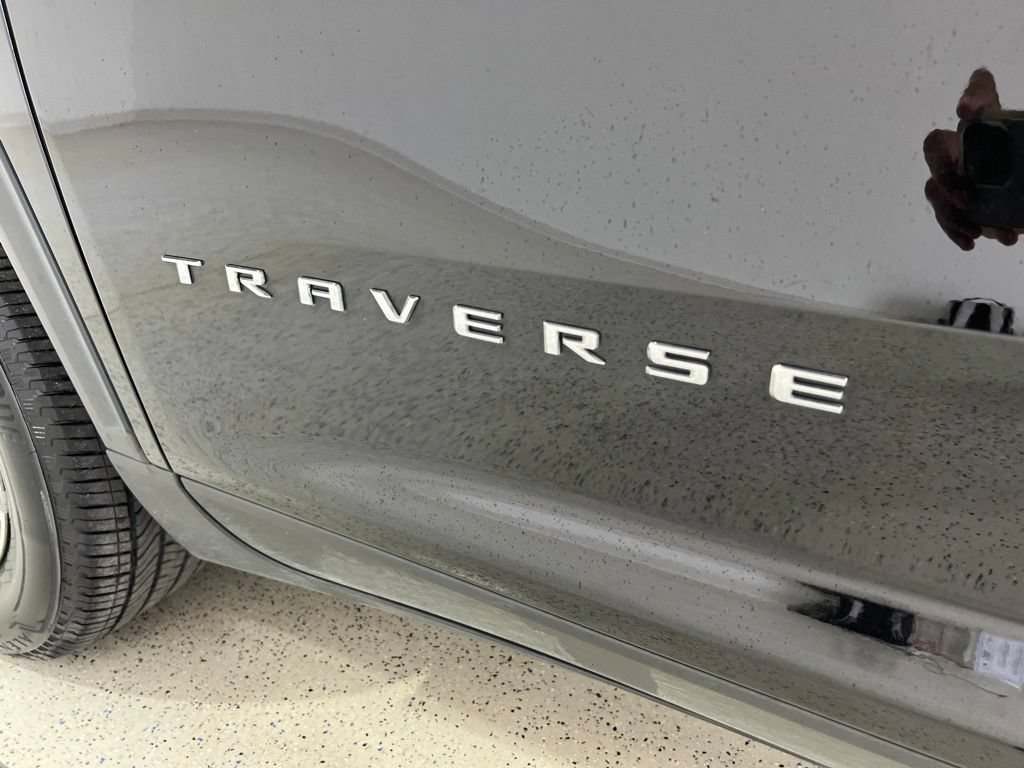 Used 2024 Chevrolet Traverse LS FWD image 29