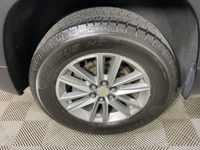 Used 2022 Chevrolet Traverse LT FWD image 13