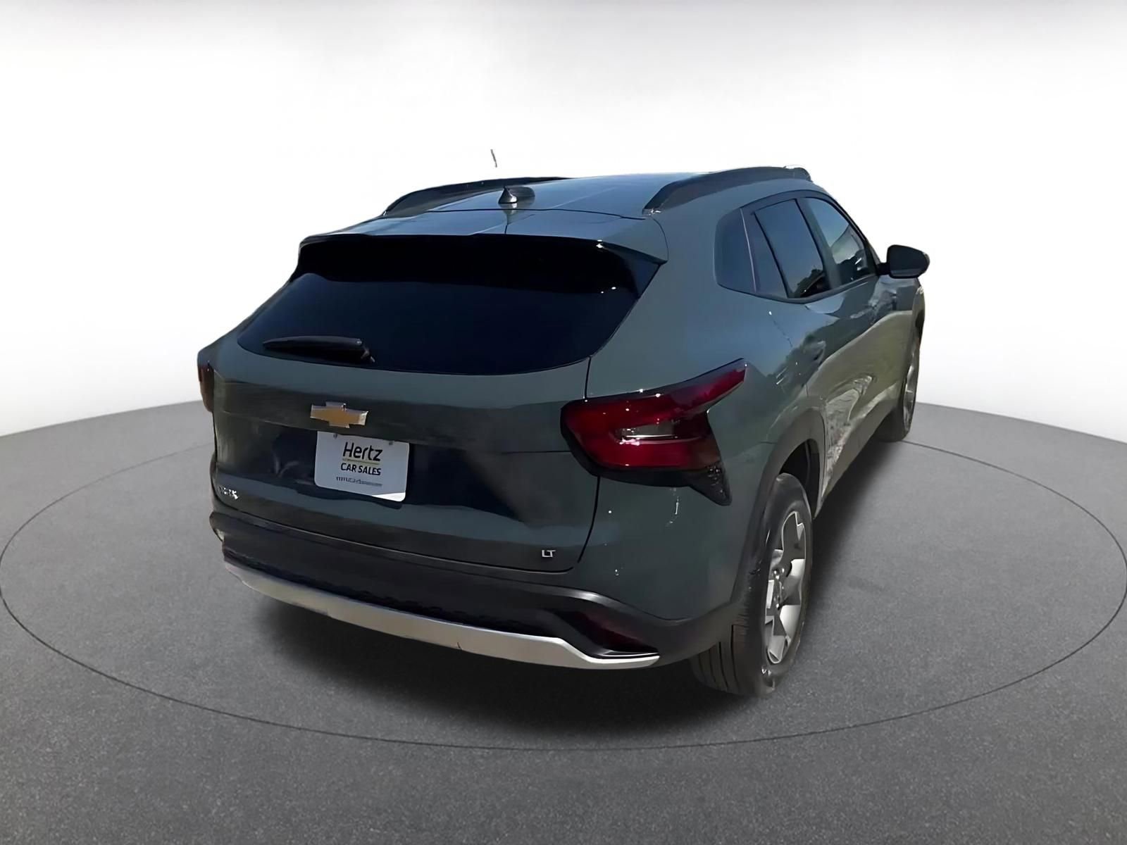 Used 2025 Chevrolet Trax LT w/ LT Convenience Package image 15