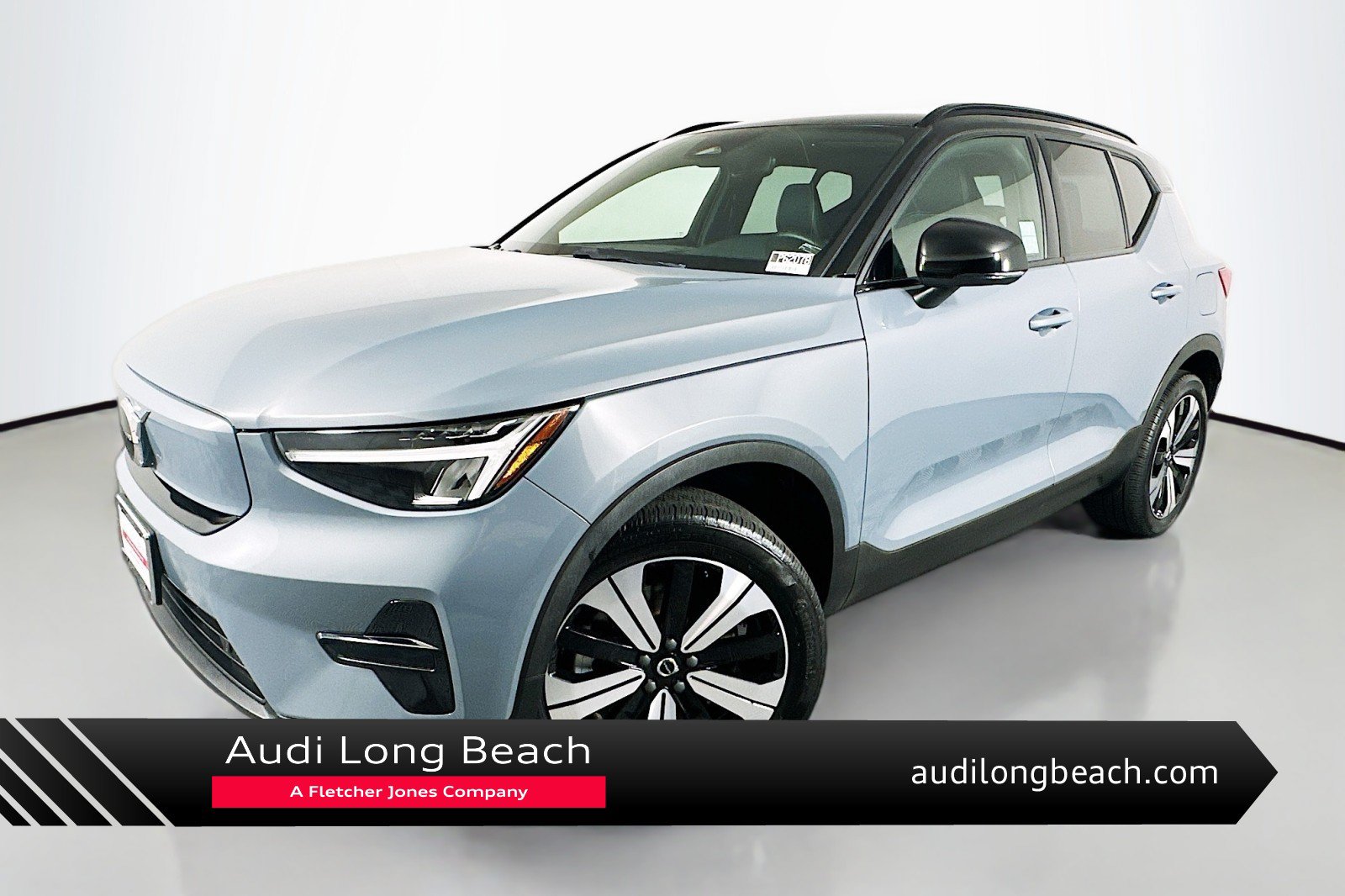 Used 2023 Volvo XC40 Recharge Core AWD/4WD image 1