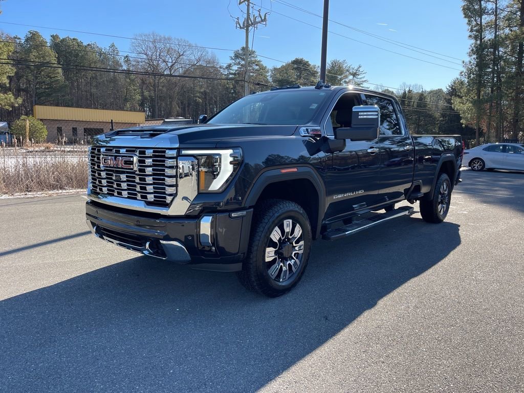 Used 2025 GMC Sierra 3500 Denali w/ Denali Reserve Package image 2
