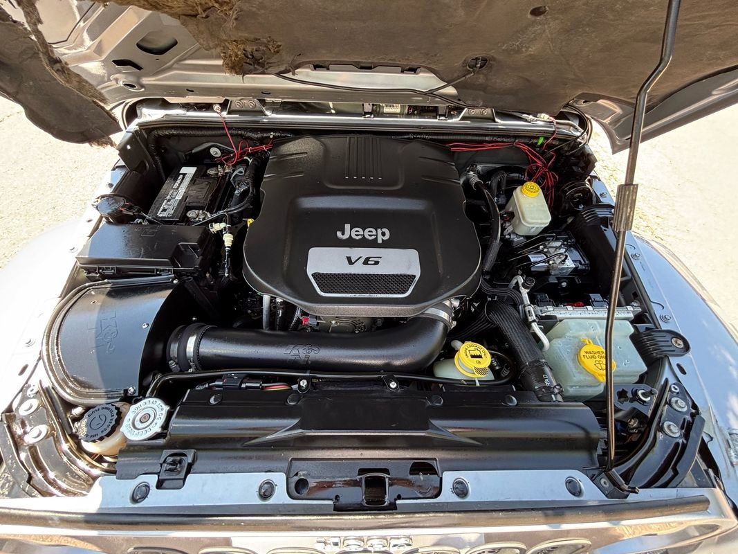 Used 2014 Jeep Wrangler Sahara w/ Connectivity Group image 19