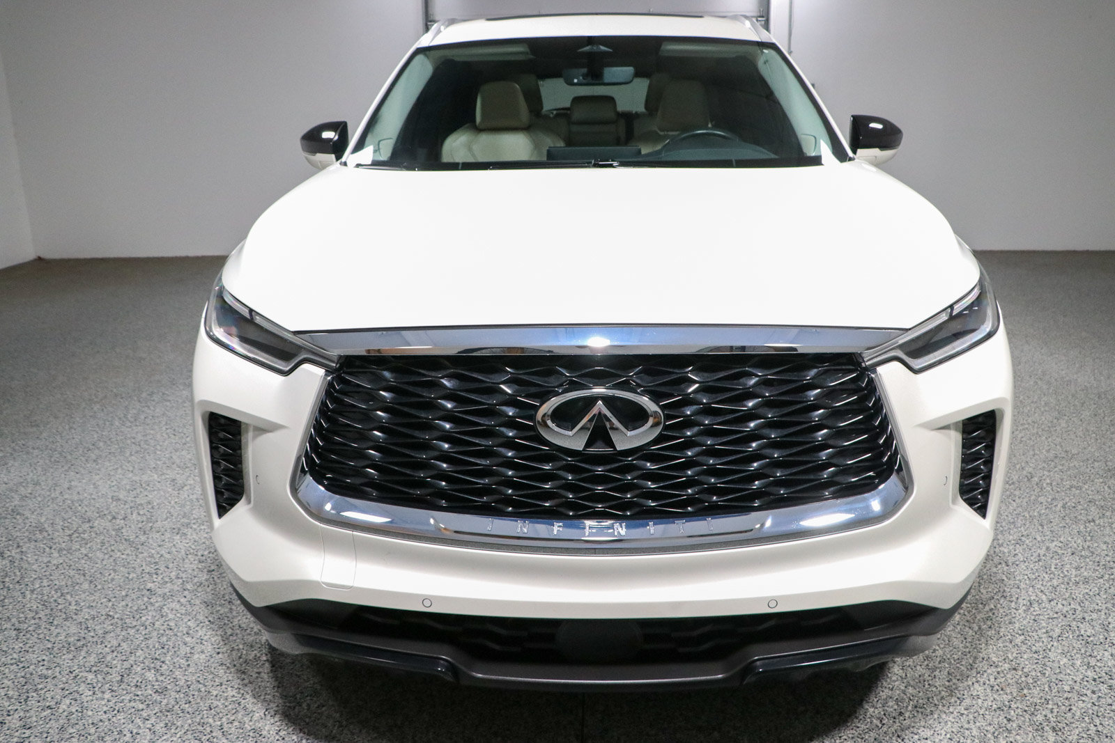 Used 2025 INFINITI QX60 Luxe w/ Cargo Package FWD image 4