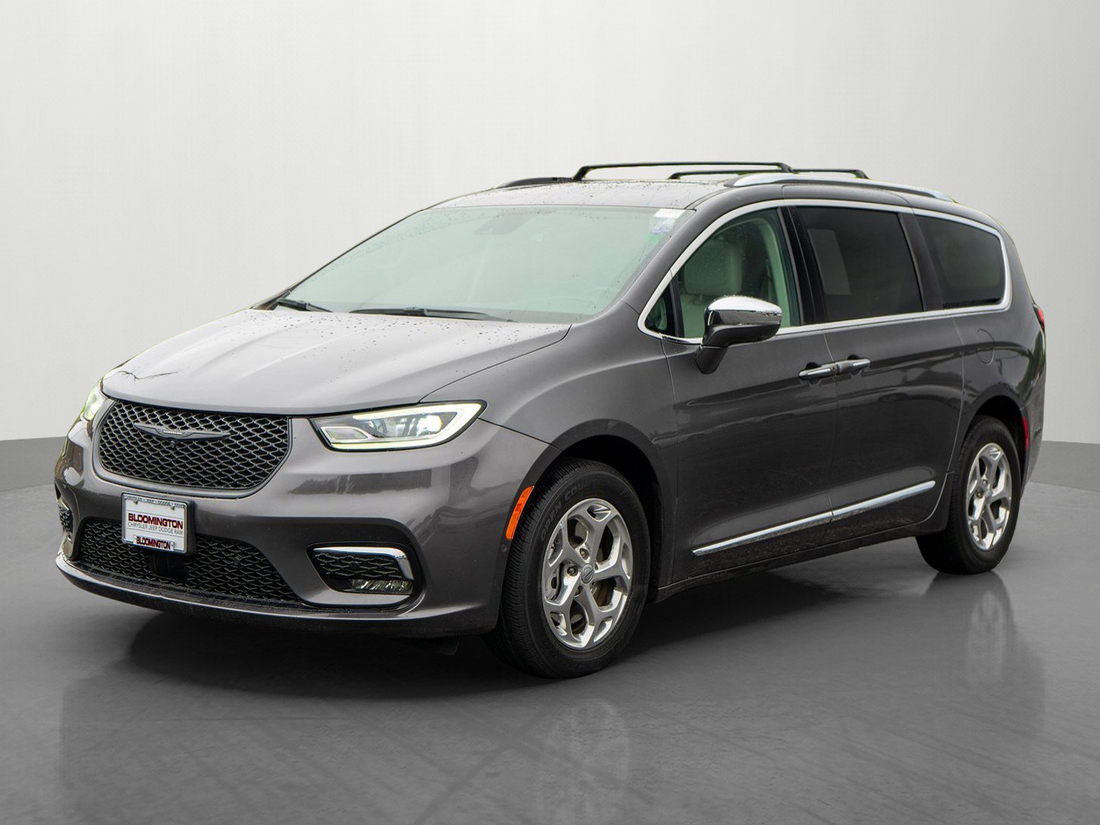Used 2021 Chrysler Pacifica Limited w/ Premium & Safety Sphere Group AWD/4WD image 3