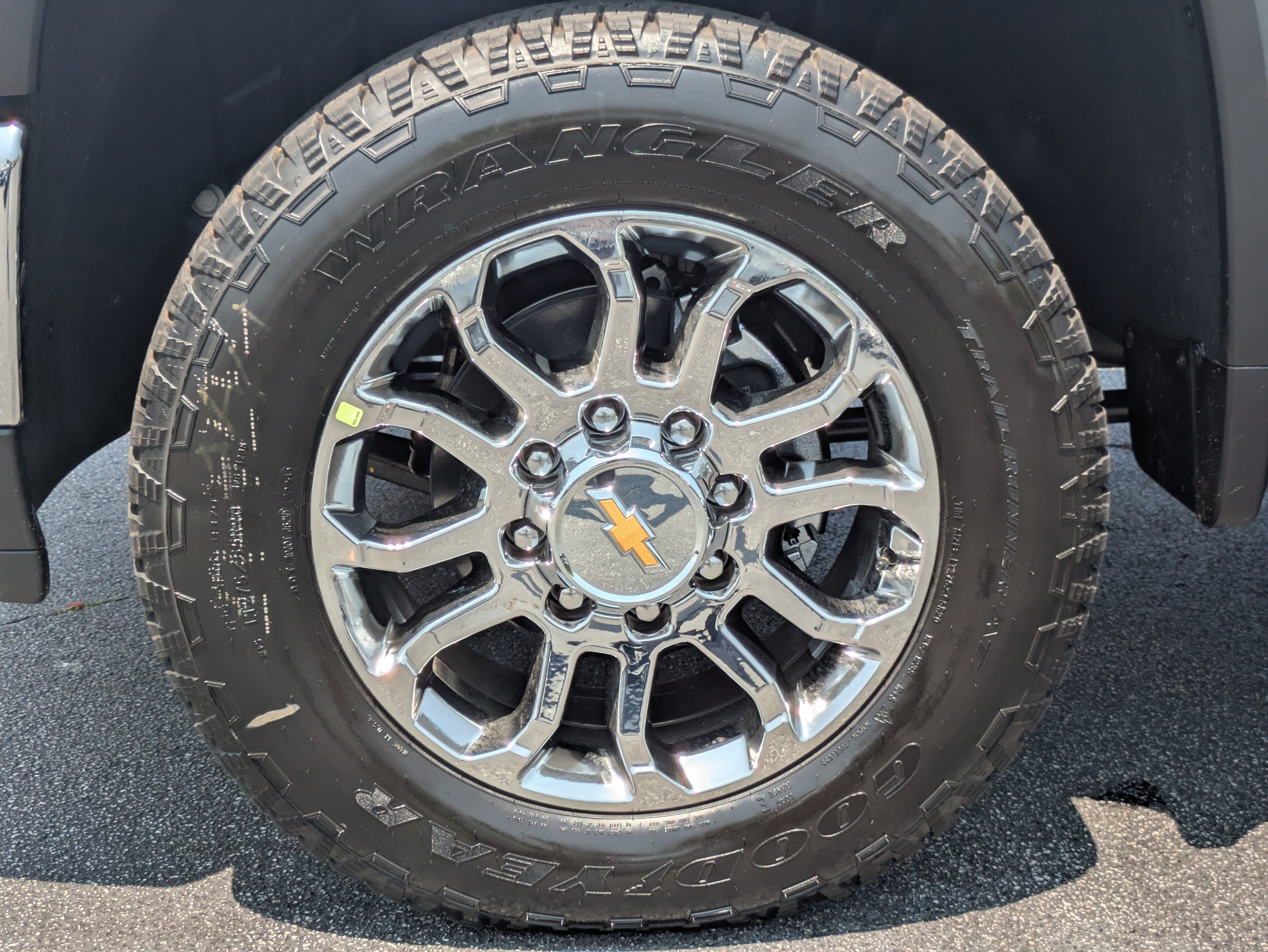 New 2026 Chevrolet Silverado 2500 LTZ w/ LTZ Premium Package AWD/4WD image 31