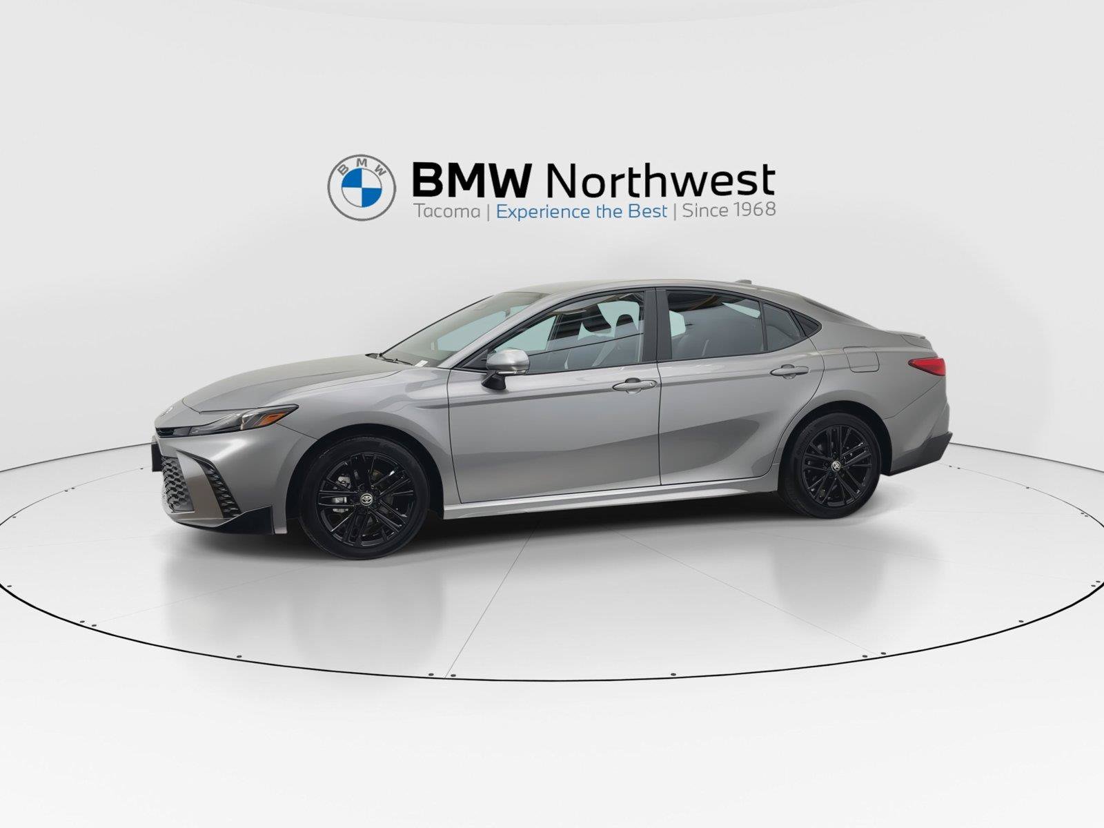 Used 2025 Toyota Camry SE AWD/4WD image 10