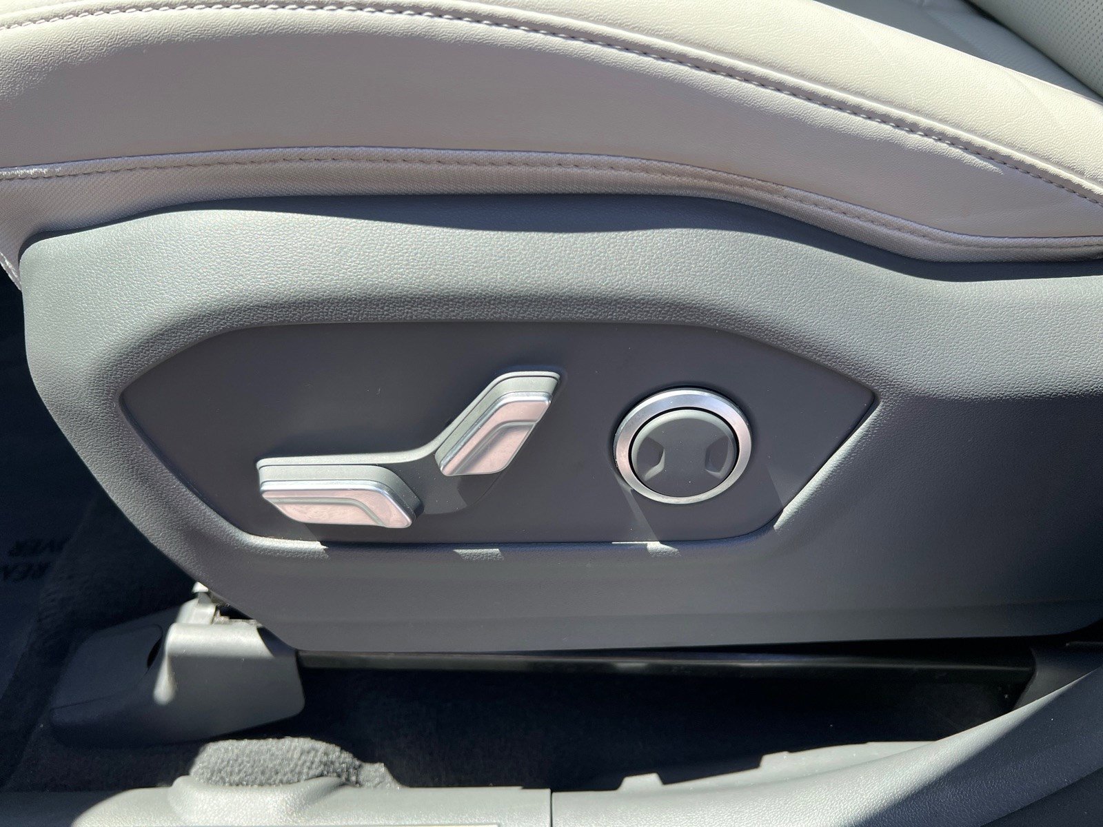 Used 2024 Hyundai Santa Fe SEL image 13