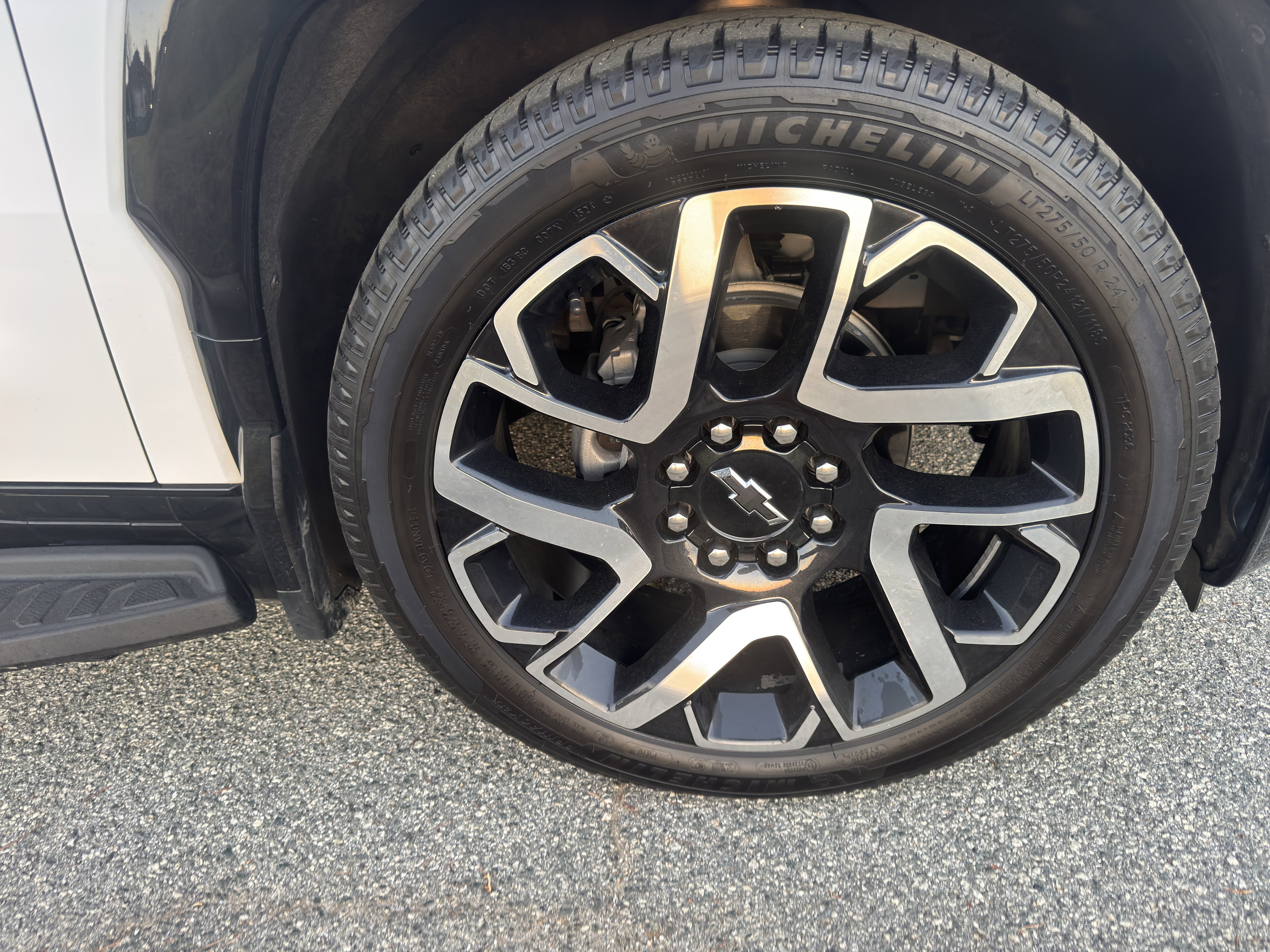 Certified 2025 Chevrolet Silverado EV RST image 12