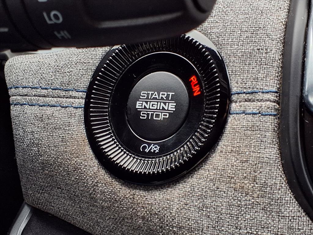 Used 2024 Jeep Compass Latitude image 9