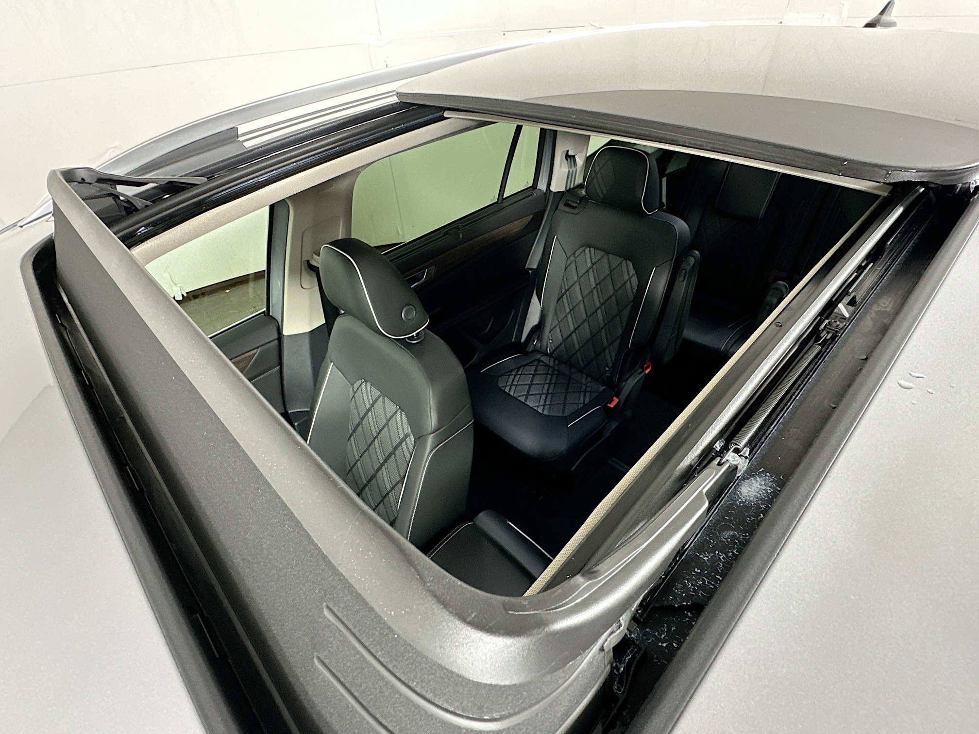 New 2026 Volkswagen Atlas SEL Premium R-Line image 22