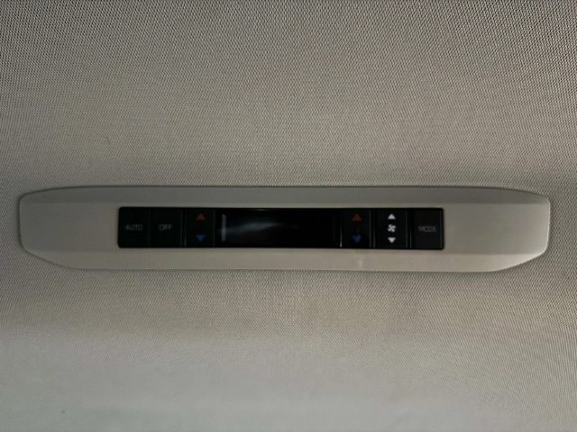 Used 2022 Toyota Sienna XLE FWD image 18