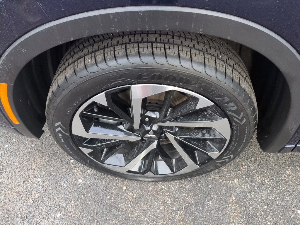 Used 2023 Mitsubishi Outlander SEL image 9