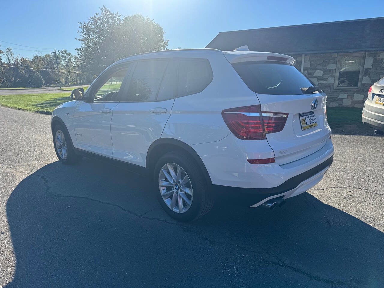 Used 2017 BMW X3 xDrive28i image 3