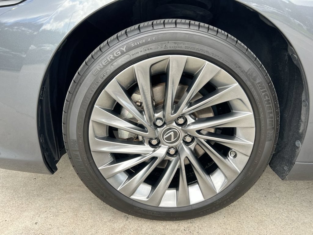 Certified 2024 Lexus ES 300h Ultra Luxury w/ Accessory Package (Z2) FWD image 9