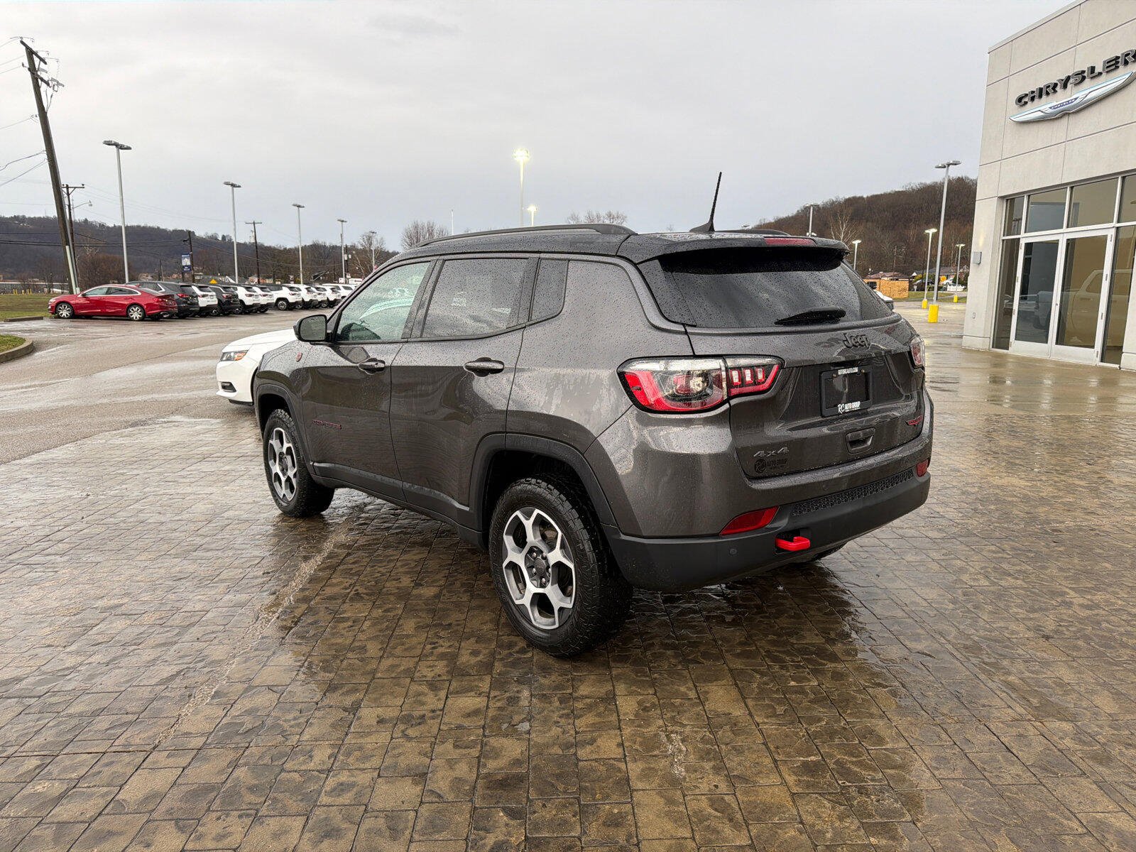 Used 2022 Jeep Compass Trailhawk AWD/4WD image 6