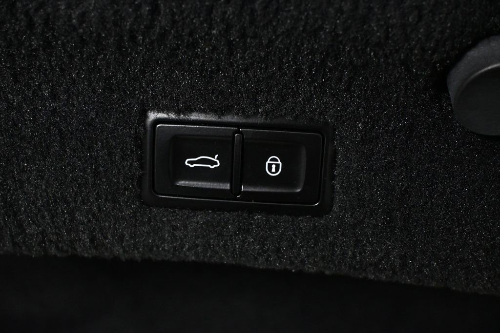 Used 2021 Bentley Continental GT V8 image 27