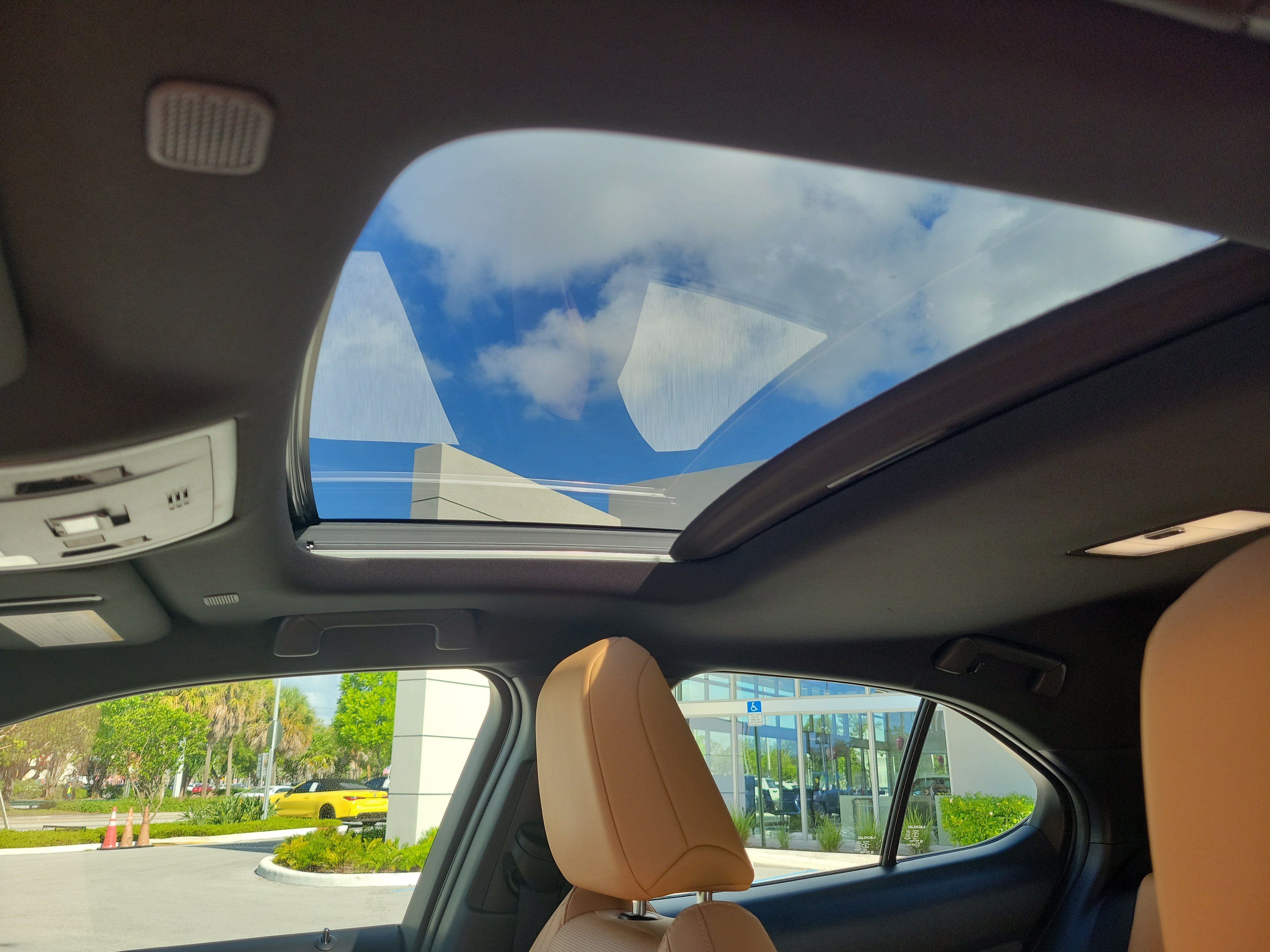 Used 2025 Lexus UX 300h FWD w/ Accessory Package (Z1) image 22
