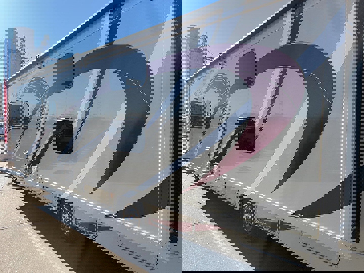 Used 2017 Ford E-450 and Econoline 450 Super Duty w/ Motorhome Prep Package RWD image 9