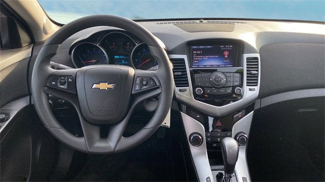 Used 2016 Chevrolet Cruze LT image 9